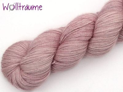 Grace Fine, altrosa, handgefärbte Lacewolle von wollträume